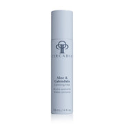 Witte sprayflacon van Circadia Aloe & Calendula Calming Mist 118 ml met blauwe en grijze details en een doorzichtige dop.