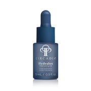 Witte fles van Circadia Hydralox 15 ml met een zwarte dop en zwarte en blauwe belettering.