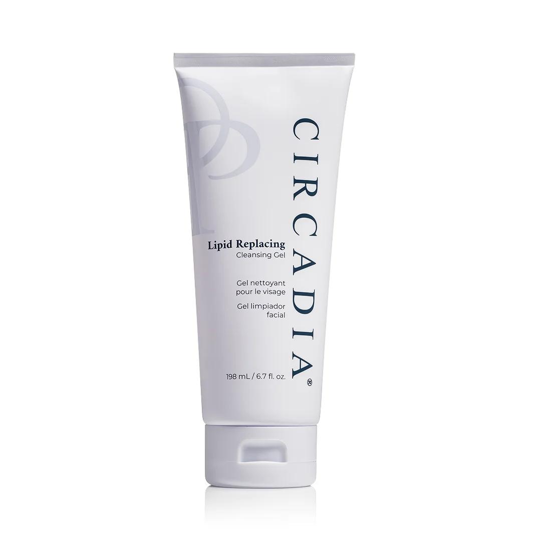Fles Circadia Lipid Replacing Cleansing Gel 198 ml met witte pomp in een witte, strakke verpakking.
