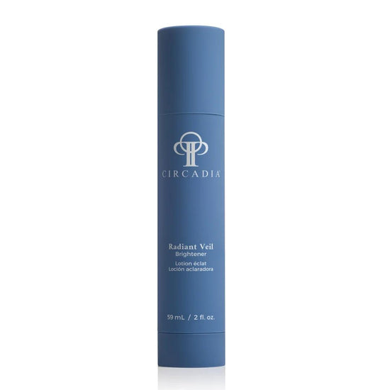 Witte tube en doos van Circadia White Veil Brightener op een witte achtergrond.